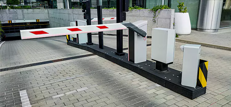 Custom Gate Design & Integration Holt